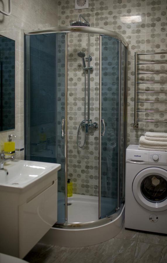 Modern Apartmeents Near Central Park Полтава Екстериор снимка